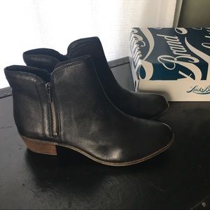 NEW Women’s Lucky Brand Black Leather Booties - 12